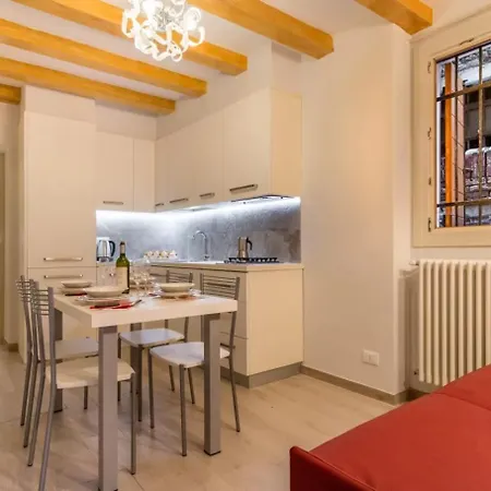 Veneziacentopercento Arco 公寓 *